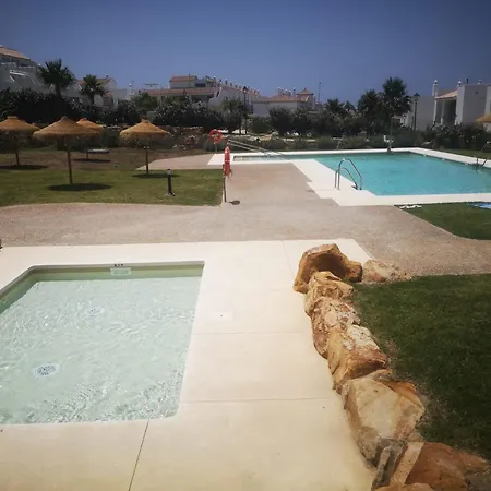Playa Y Confort Zahara Apartment *